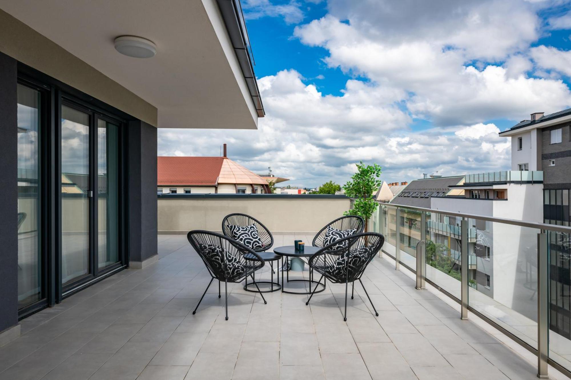 Westside Garden Apartments By Urbanrent Budapest Exterior photo